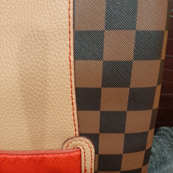 Sprayground limited edition like new statement clutch bag - Picture 10 of 12